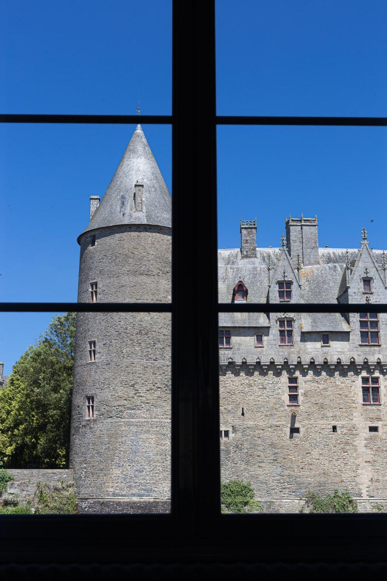 Hôtel Restaurant Du Château Josselin Exterior foto